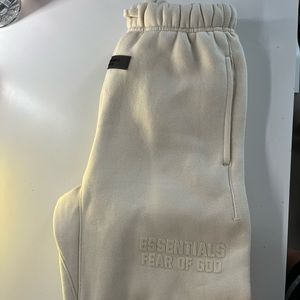 essential sweatpants